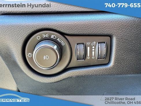 Used 2023 Chrysler Pacifica Limited w/ S Appearance Package image 19