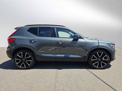 Certified 2024 Volvo XC40 B5 Ultimate w/ Protection Package Premier AWD/4WD image 2