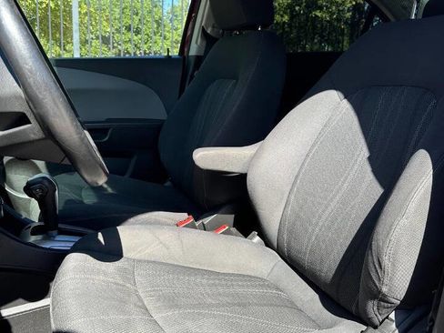 Used 2019 Chevrolet Sonic LT w/ Convenience Package image 35