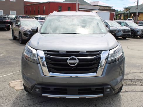 Used 2022 Nissan Pathfinder SL w/ SL Premium Package AWD/4WD image 13