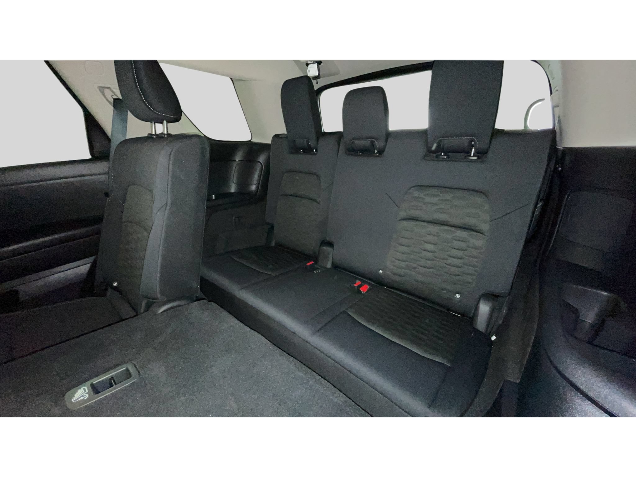 Used 2025 Nissan Pathfinder SV w/ Black Appearance Package AWD/4WD image 15