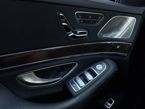 Used 2016 Mercedes-Benz S 550 Sedan image 30