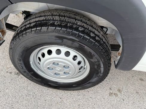 Used 2024 RAM ProMaster 2500 w/ Convenience Group image 22