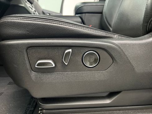 Used 2023 GMC Yukon Denali image 10