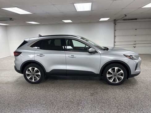 Used 2024 Ford Escape Platinum image 9