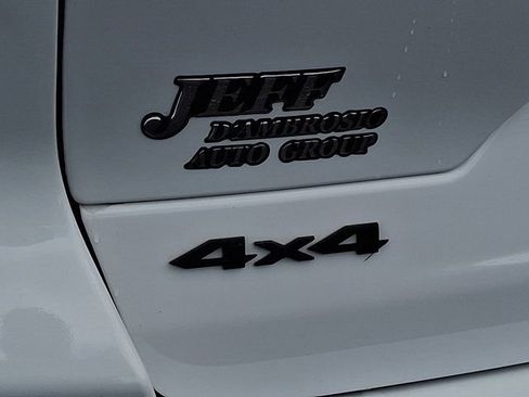 Certified 2024 Jeep Grand Cherokee Limited w/ Black Appearance Package AWD/4WD image 35