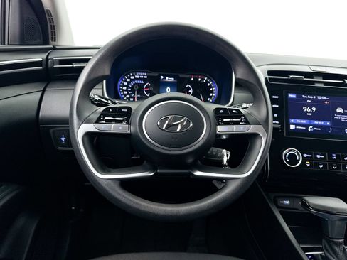 Used 2024 Hyundai Tucson SE FWD image 3