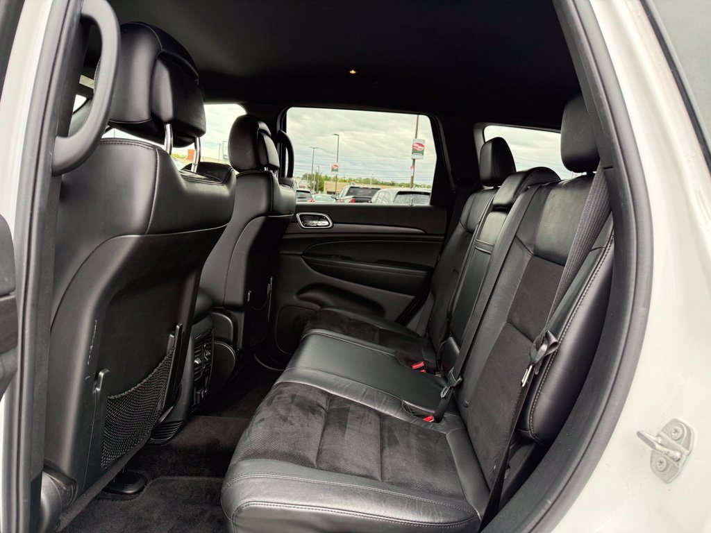 Used 2018 Jeep Grand Cherokee Altitude RWD image 35
