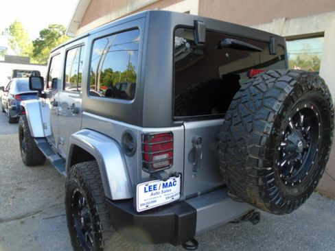 Used 2018 Jeep Wrangler Unlimited Sahara w/ Connectivity Group image 6