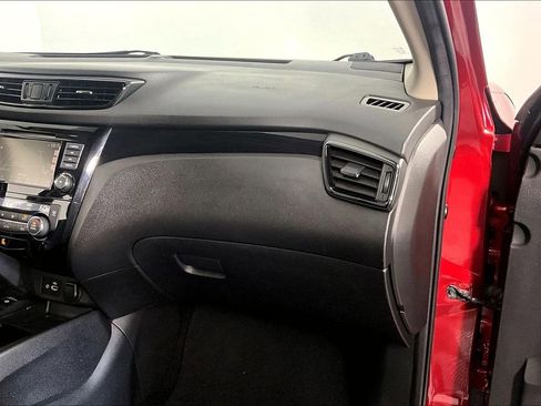 Used 2019 Nissan Rogue Sport SV w/ Technology Package FWD image 16