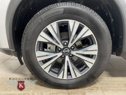 Used 2022 Nissan Rogue SV image 8