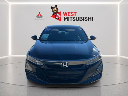 Used 2018 Honda Accord Sport image 2