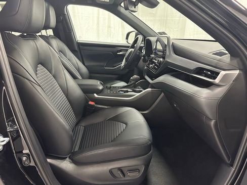 Used 2025 Toyota Highlander XSE image 67