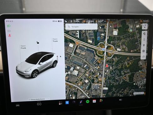 Used 2021 Tesla Model Y Long Range AWD/4WD image 8
