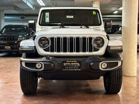 New 2026 Jeep Wrangler Unlimited Sahara AWD/4WD image 8