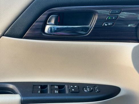 Used 2016 Honda Accord Touring image 17