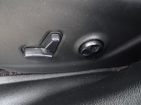 Used 2017 Jeep Cherokee Trailhawk image 16