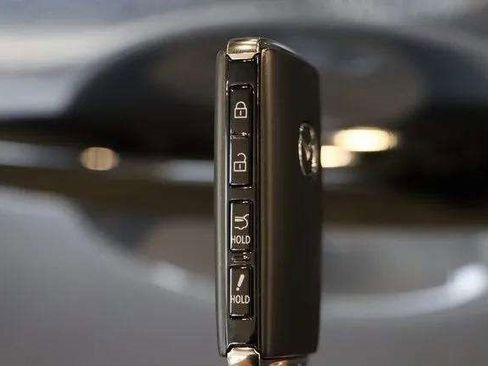 New 2025 MAZDA CX-70 Plug-In Hybrid w/ Premium Pkg image 10