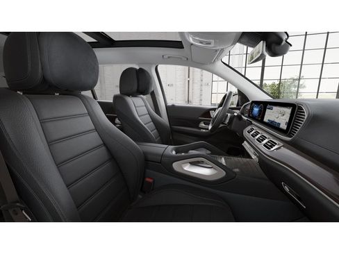 New 2025 Mercedes-Benz GLS 450 4MATIC image 4