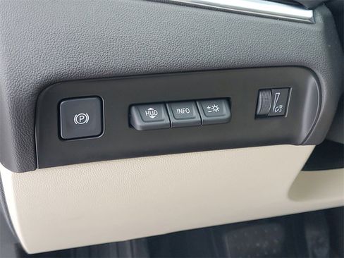 Used 2022 Buick Enclave Avenir w/ Trailering Package, 5000 lbs. image 26