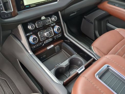 Used 2023 GMC Yukon XL Denali Ultimate image 20