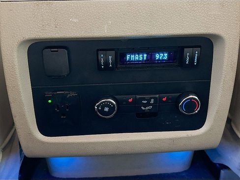 Used 2017 Ford Expedition Limited w/ Equipment Group 301A AWD/4WD image 26