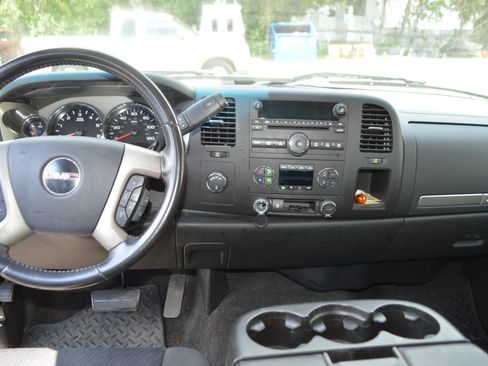 Used 2011 GMC Sierra 1500 SLE w/ Power Tech Package AWD/4WD image 19