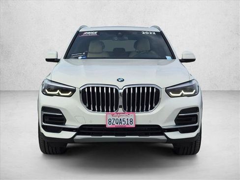 Certified 2022 BMW X5 xDrive40i w/ Parking Assistance Package AWD/4WD image 2
