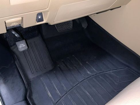 Used 2018 Toyota Highlander XLE AWD/4WD image 38