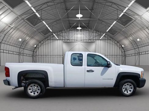Used 2013 Chevrolet Silverado 1500 W/T w/ Skid Plate Package AWD/4WD image 8