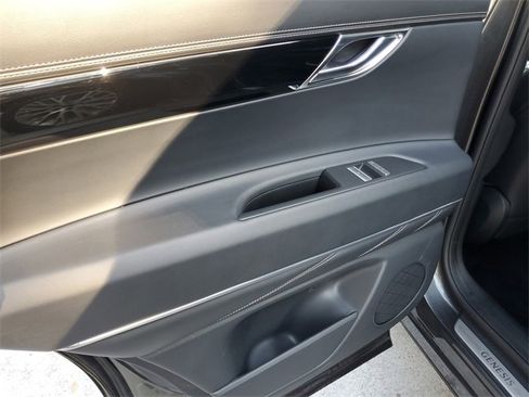 Used 2025 Genesis GV80 2.5T Standard image 13