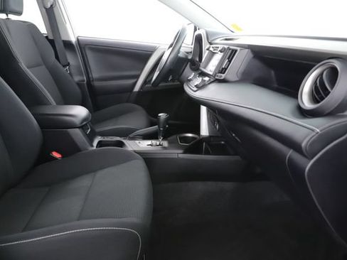Used 2016 Toyota RAV4 XLE AWD/4WD image 27