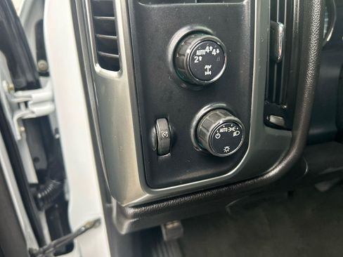 Used 2018 Chevrolet Silverado 1500 LT AWD/4WD image 13