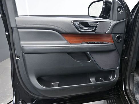 Used 2024 Lincoln Navigator Reserve image 13