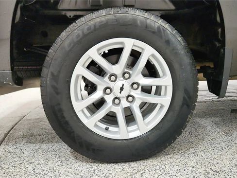 Used 2021 Chevrolet Silverado 1500 RST w/ Convenience Package II AWD/4WD image 13