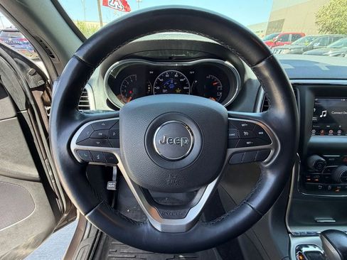 Used 2021 Jeep Grand Cherokee Laredo RWD image 13