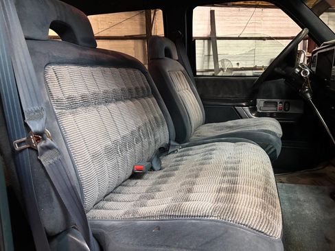 Used 1993 Chevrolet Silverado 3500 2WD Crew Cab image 26
