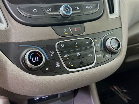 Used 2024 Chevrolet Malibu LT FWD image 22