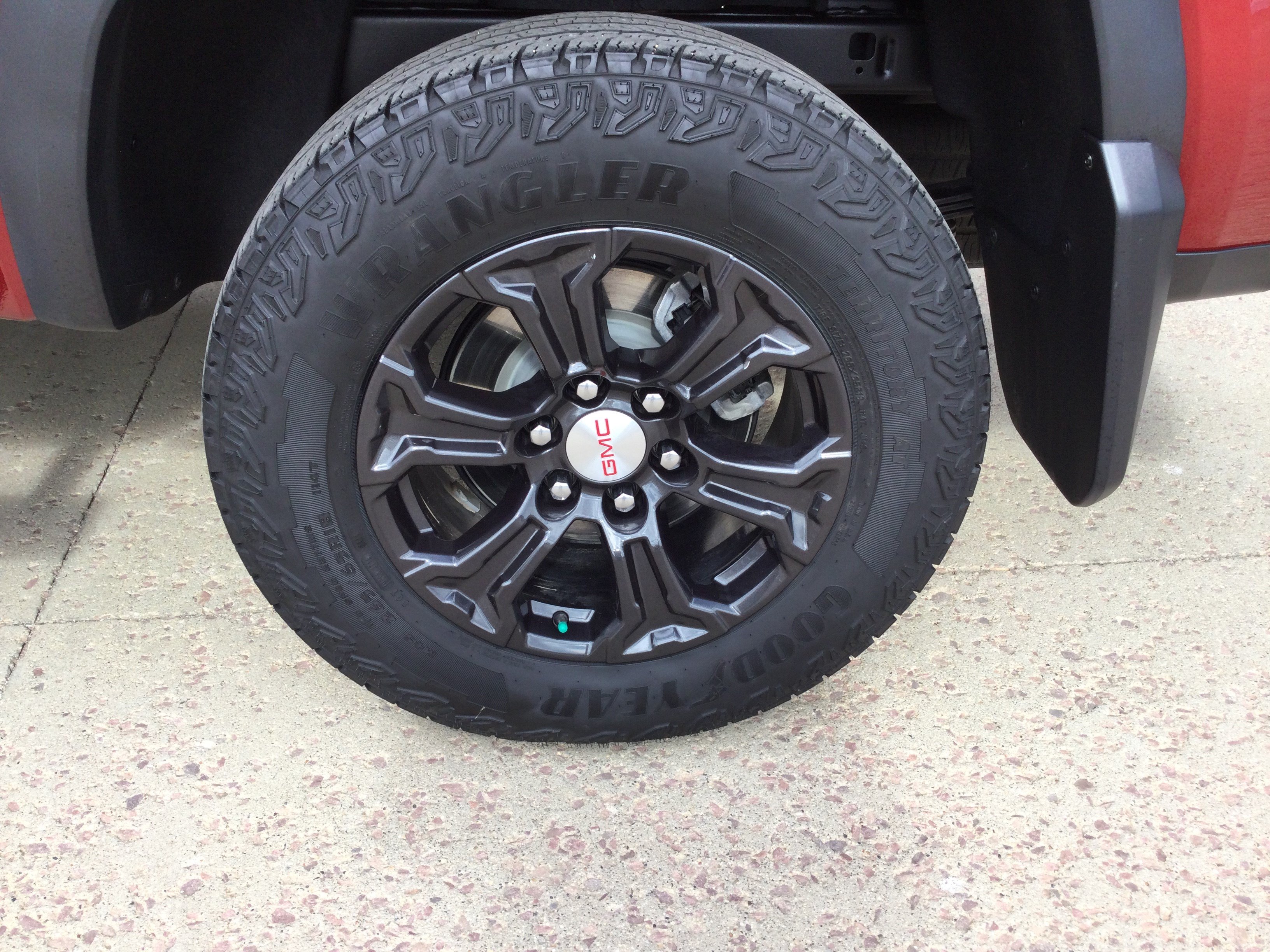 Used 2023 GMC Canyon Elevation w/ Elevation Premium Package AWD/4WD image 8