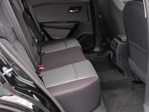 Used 2023 Nissan Rogue SV FWD image 21