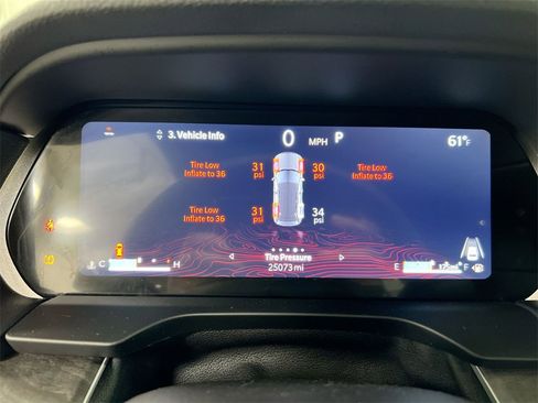 Used 2024 Jeep Grand Cherokee Limited image 11