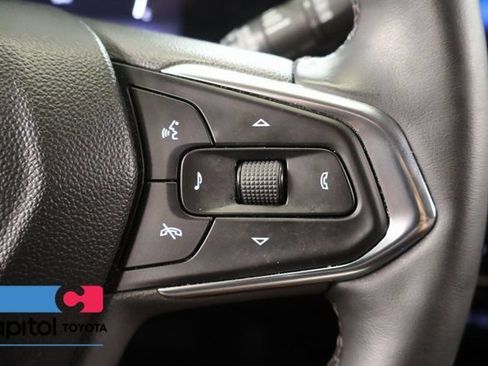 Used 2025 Chevrolet Trax ACTIV w/ Sunroof Package FWD image 17