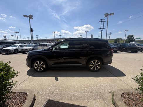 Used 2023 Honda Pilot Elite image 16