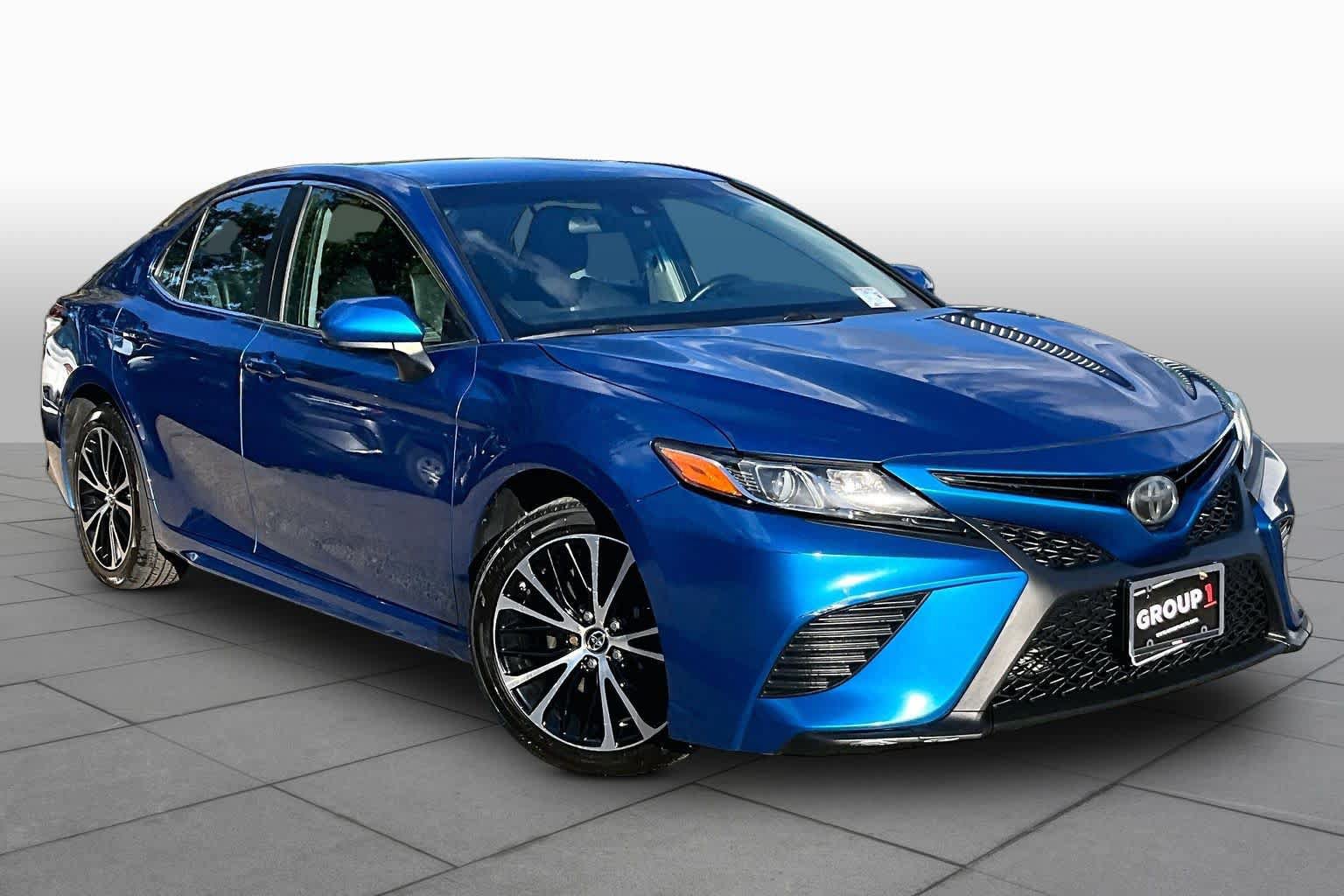 Used 2018 Toyota Camry SE FWD image 3