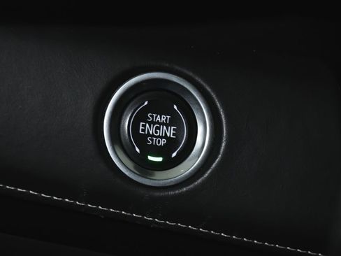 Used 2022 Cadillac Escalade Premium Luxury Platinum AWD/4WD image 26