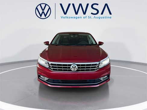 Used 2018 Volkswagen Passat 2.0T SE image 2
