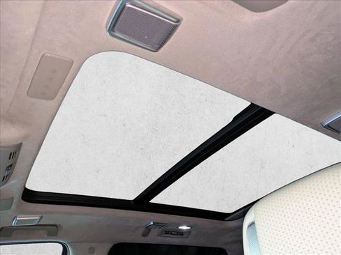 Used 2023 Cadillac Escalade ESV Premium Luxury Platinum image 17