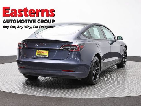 Used 2023 Tesla Model 3 Standard Range RWD image 5
