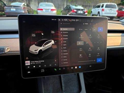 Used 2022 Tesla Model 3 Long Range AWD/4WD image 42