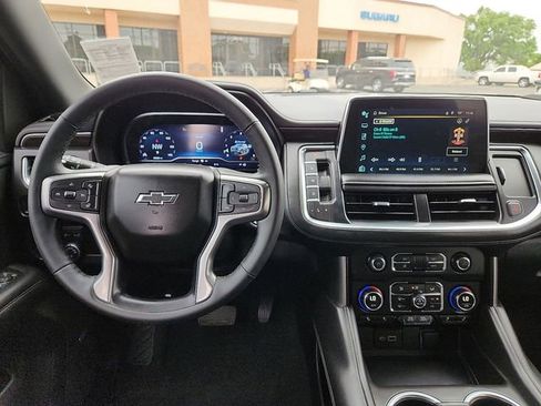 Certified 2024 Chevrolet Tahoe Z71 w/ Luxury Package AWD/4WD image 12